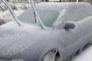 Cum dezgheţi rapid parbrizul maşinii, după fenomenul de freezing rain