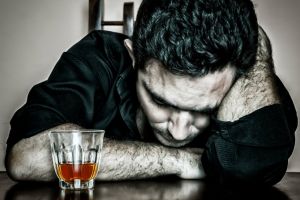 ȘASE BOLI GRAVE PE CARE LE POȚI FACE DE LA ABUZUL DE ALCOOL