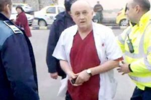Doctorul care şi-a tăiat colegul cu bisturiul a murit după ce a aflat că a fost condamnat la închisoare