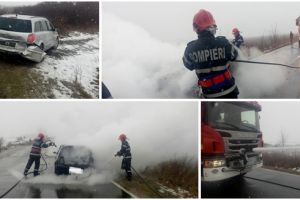 Maşină cuprinsă de flăcări în urma unui accident, la ieşire din Chevereşul Mare spre Timişoara
