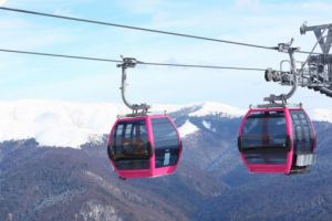 100 de turişti, IZOLAŢI pe munte, după ce telegondola Sinaia NU a mai funcţionat din cauza vremii