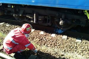 Barbat calcat de tren, in gara Inotesti. Victima a decedat
