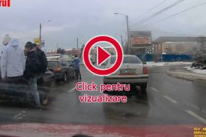 Patru autoturisme au fost implicate într-un accident în lanţ, pe Calea Unirii din Suceava