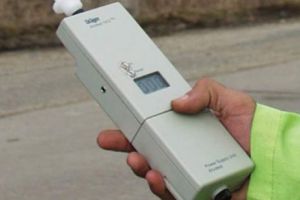 Alcoolemii record într-o singură zi. Un şofer era atât de beat încât a lovit toate maşinile dintr-o parcare
