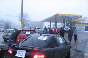 Comisia Europeană pune piciorul în prag. Șoferii primesc banii pe taxa de înmatriculare mai repede decât se aşteptau
