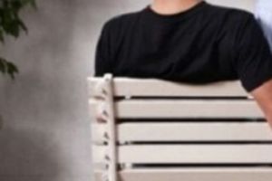 Soţul ÎNŞELAT cere DESPĂGUBIRI celor trei AMANŢI. Ce a decis INSTANŢA