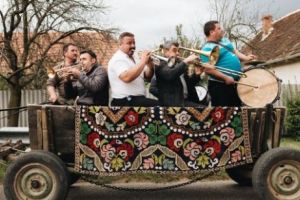 Cămine în Mişcare - primul an de poveşti culese din Banat
