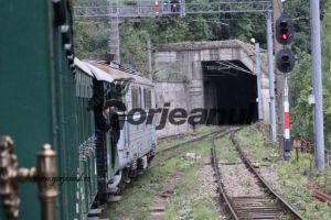 Avalanşă pe Defileul Jiului, trenuri întârziate!