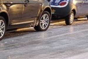 In atentia soferilor / Masuri de prevenire a accidentelor in conditii de polei pe sosele