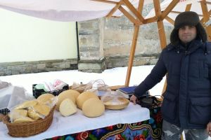Producării locali au trecut la alt nivel. Sortimente noi la piaţa locală de la Biserica Evanghelică (FOTO)
