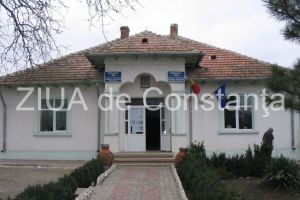 O firma din Ramnicu Valcea va furniza un microbuz Primariei Castelu (document)  