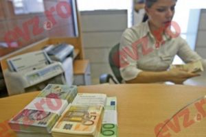 Creşterea EURO, DEZASTRU pentru români. Efecte ECONOMICE de neimaginat pentru RATE ȘI CHIRII