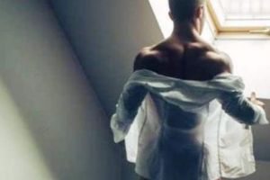  ITALIA. Român denunţat pentru acte obscene: se plimba gol în faţa vecinei de vârsta bunicii