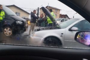 ACUM – Accident cu tamponare frontală la Bradu