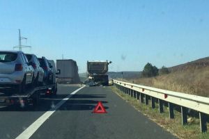Accident la ieşire de pe Autostrada A1 Sibiu – Sebeş: Două femei şi doi copii, transportaţi la spital