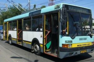 ULTIMA ORA. Toate troleibuzele din Bucureşti au fost RETRASE în depouri. Au fost introduse LINII de NAVETĂ de autobuz. AFLĂ traseele liniilor de navetă