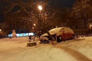 Accident bizar în Piaţa Mihai Eminescu din Bistriţa (FOTO)