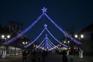 Câţi bani dă Primăria Bistriţa pentru figurinele care asigură iluminatul festiv, montare şi demontare