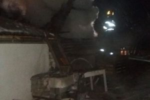FOTO – Incendiu puternic la Biertan. Pagubele sunt însemnate
