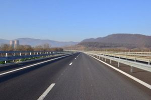 Evoluţia kilometrilor de autostradă deschişi circulaţiei în ultimii 10 ani