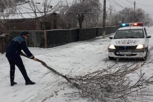Ialomiţa: Drumurile judeţene sunt practicabile cu excepţia a două tronsoane