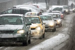 CÂT „CÂNTĂREŞTE” ZĂPADA DE PE MAŞINI?