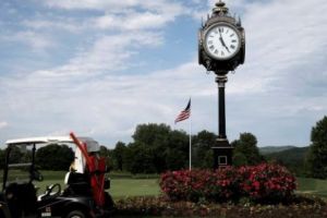 Clubul Naţional de Golf Trump, New York, a DAT AFARĂ toţi angajaţii de origine mexicană. Lucrau ACOLO de OPT ani cu acte false