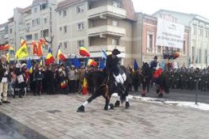 Calul care a îngenuncheat în faţa statuii voievodului Mihai Viteazul, vedeta manifestărilor de 24 ianuarie