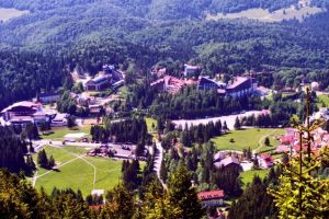 EXCLUSIV Duuă unităţi de elită ale turismului din Poiana Braşov, rămase fără autorizaţie de funcţionare