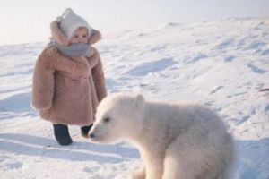 Un copil în vârstă de 3 ani A DISPĂRUT şi a fost găsit în viaţă, două zile mai târziu. EXPLICAȚIA AMUZANTĂ pe care a dat-o puştiul, atunci când şi-a reîntâlnit familia