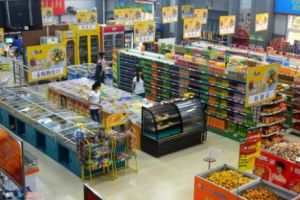 Se anunţă concedieri în masă! Unul din cele mai mari lanţuri de magazine dă mii de oameni afară
