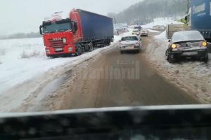 Accident cercetat de poliţişti, în urma declaraţiilor contradictorii ale şoferilor
