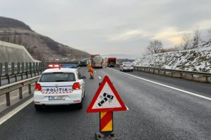 UPDATE FOTO Accident pe A1 la Sălişte – Se circulă pe o bandă