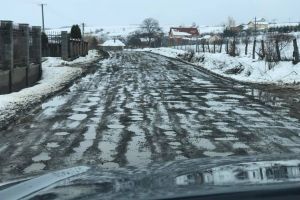 Strada Valea Fânaţelor, un drum impracticabil. Zeci de sesizări făcute de clujeni