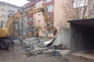 Era garajelor spre final. Un timişorean a ameninţat că-şi dă foc ca să nu-i demoleze primăria garajul