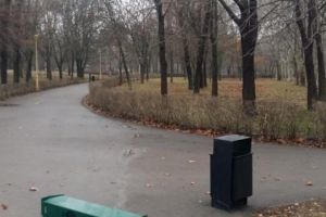 Dispozitivele pentru colectarea deseurilor canine instalate in parcurile din Constanta au fost vandalizate (galerie foto)
