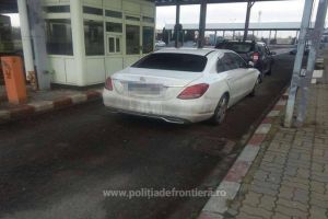 Zeci de maşini furate din străinătate, descoperite în vămile din Satu Mare