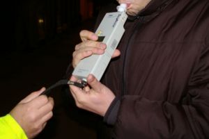 DÂMBOVIȚA: Tineri prinşi conducând fără permis sau sub influenţa băuturilor alcoolice