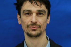 Deputatul Adrian Dohotaru este SUPĂRAT pe toată lumea. Nimeni nu scapă de FURIA lui. „Florin Piersic este un actor mediocru”