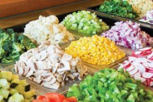 Ultima DESCOPERIRE în materie de ALIMENTE. SALATA este cea care te ÎNGRAŞĂ