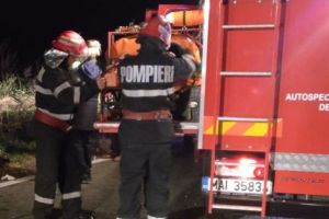 ACUM – Accident la Bogaţi! Persoană blocată în autoturism