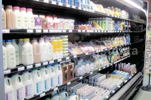 Proiectul Ministerului Agriculturii: Comercializarea lactatelor se va face doar dupa inregistrarea in  Registrul Laptelui. Amenzile vor fi usturatoare