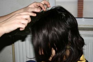 Copii cu păduchi şi boală diareică acută, la şcoală