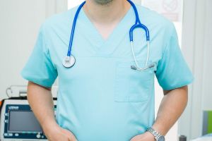 Dr. Alin Vijulan: “Medicina este un domeniu care presupune mai puţină distracţie şi mai mult studiu şi ambiţie”