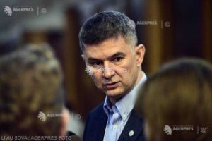 Proiect în Parlament: Jurnaliştii – scutiţi de plata impozitului pentru veniturile din salarii şi din drepturile de autor