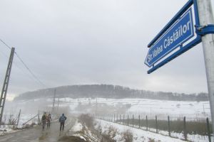 Refren de sezon: nu avem, nu putem. Străzile rămân desfundate şi pline de gropi
