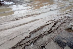 Autorităţile au REACȚIONAT în cazul camioanelor cu Nutella răsturnate în Arad: „Era Fineti!”