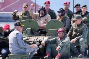 Venezuela sporeşte numărul de blindate desfăşurate în zona graniţei cu Columbia