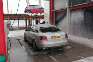 Autoturism Audi A6 furat din faţa blocului