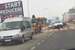 FOTO – Craterul de pe strada Doamna Stanca a fost astupat